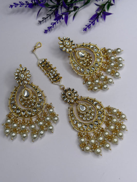 Kundan tikka set in golden white