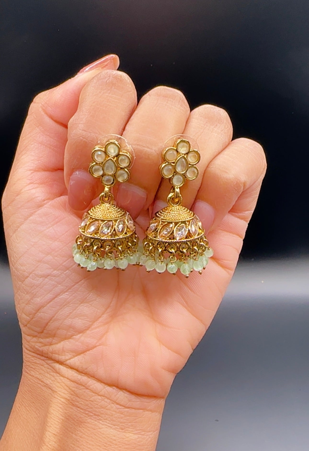 Mint jhumki