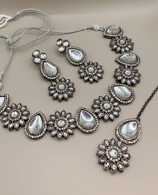 Kundan set