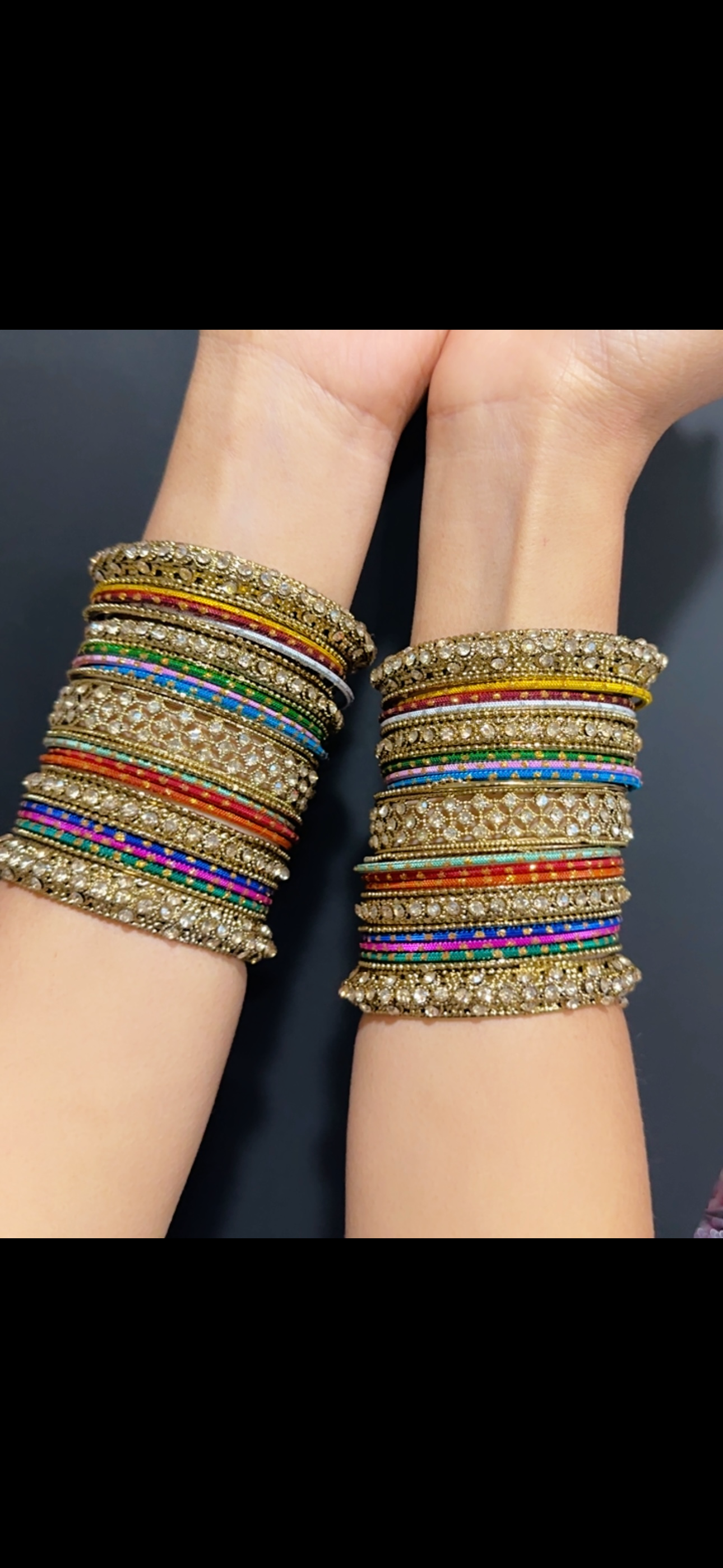 Multi bangles set