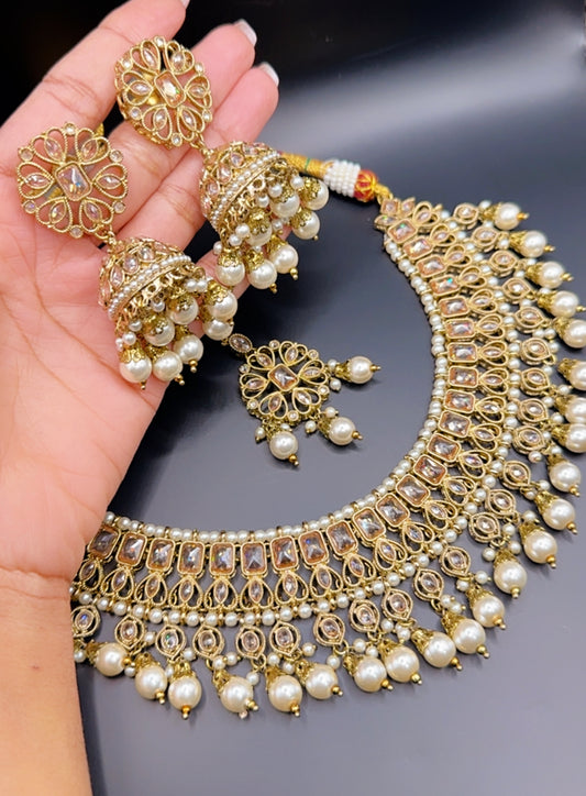 Golden white necklace set