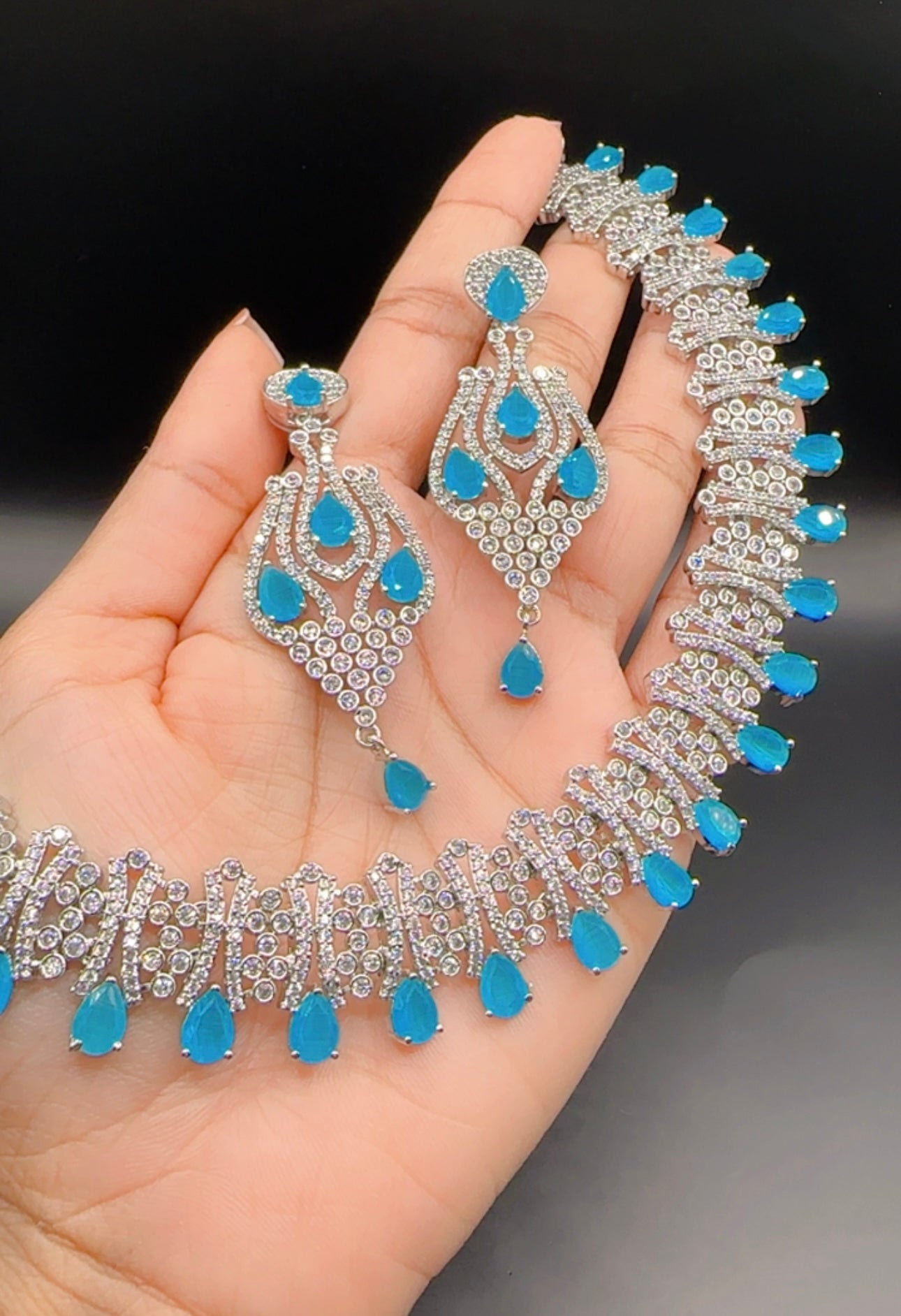 Blue necklace set