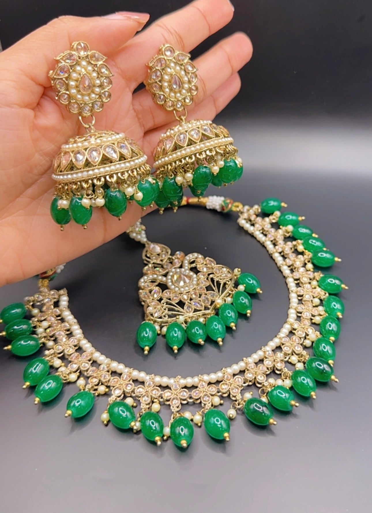 Green necklace set