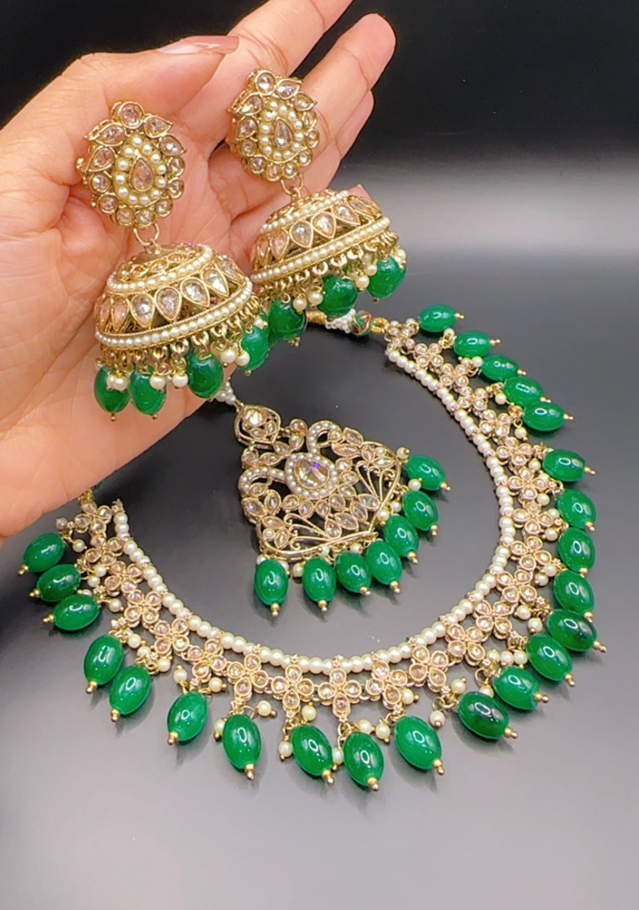 Green necklace set