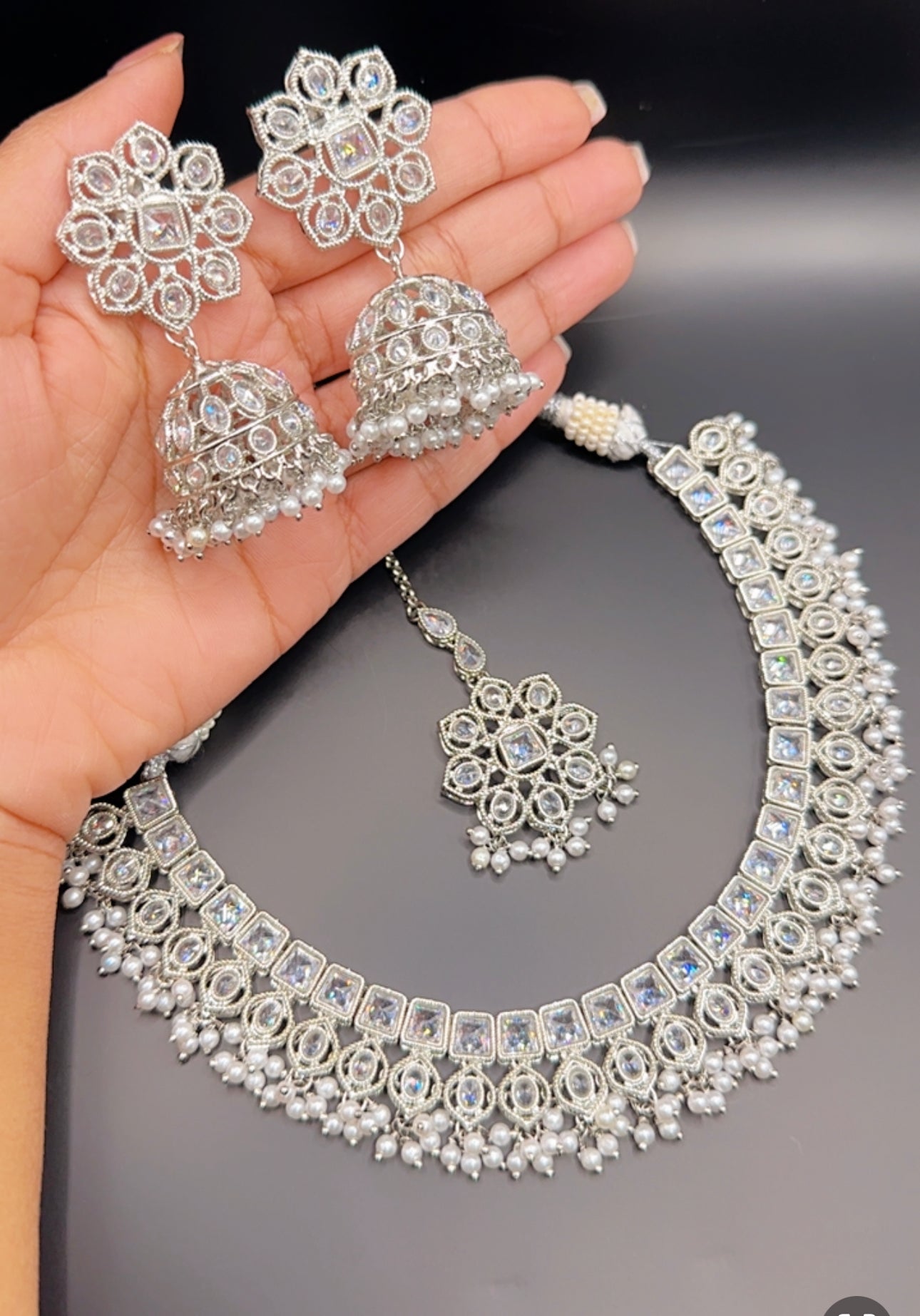 Silver white necklace set