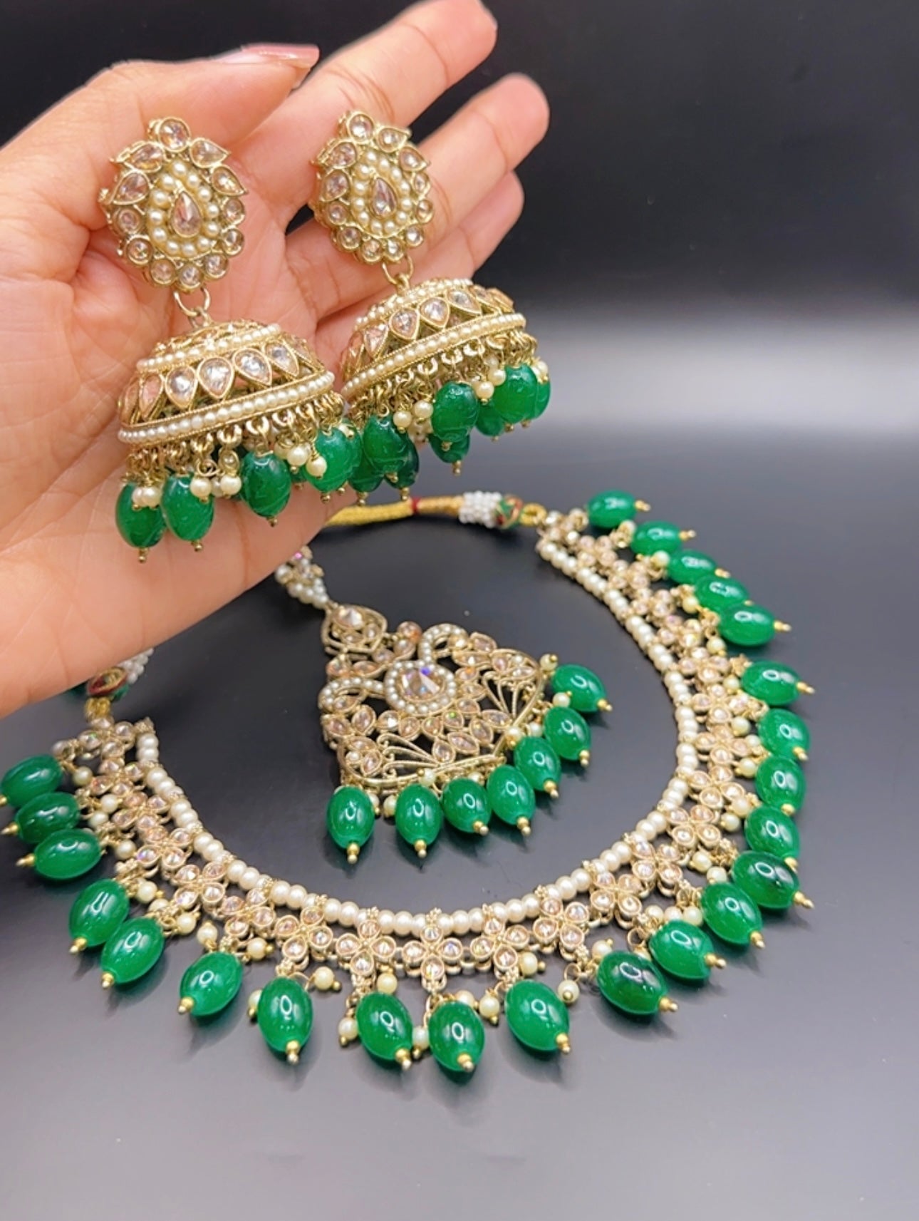 Green necklace set