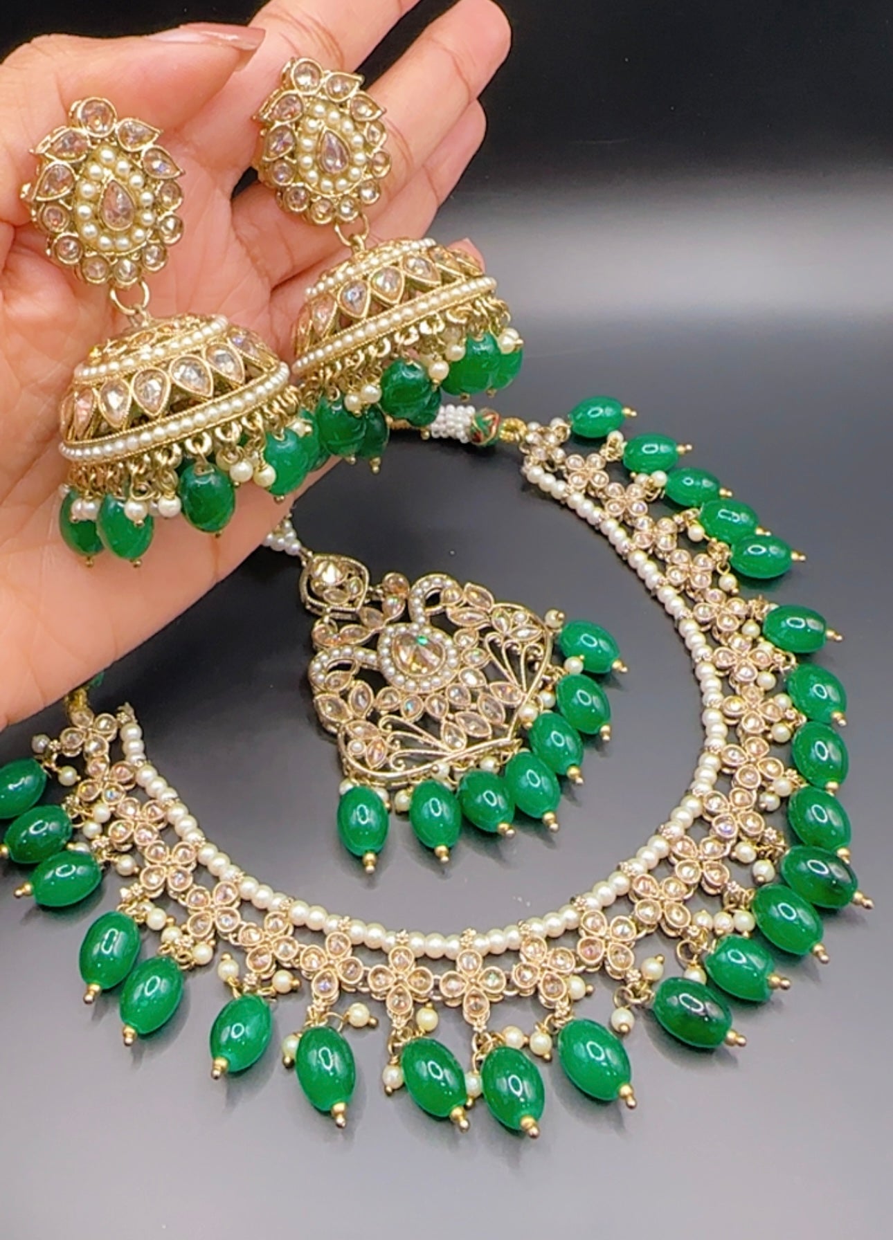 Green necklace set