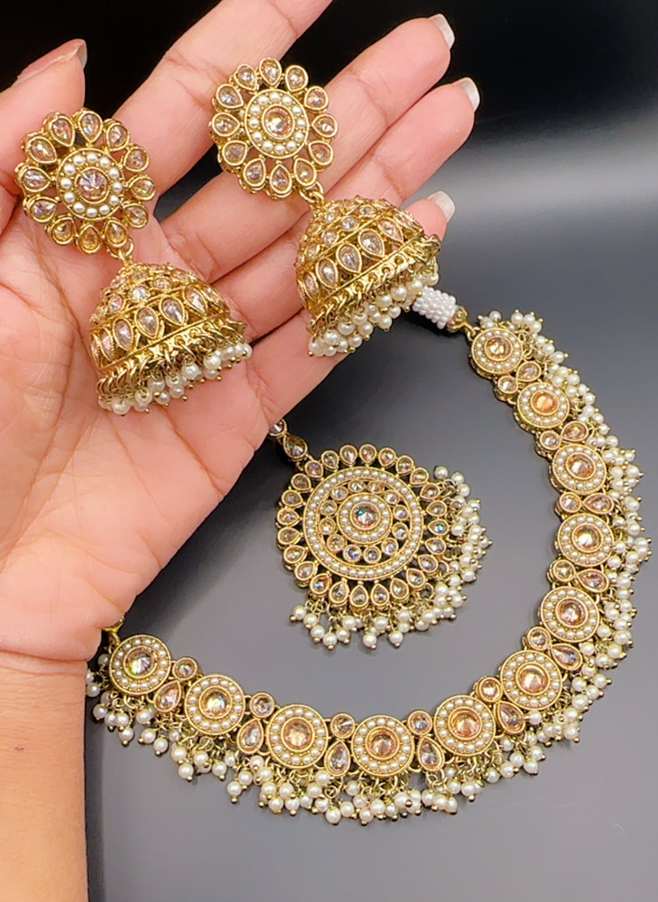 Golden white necklace set