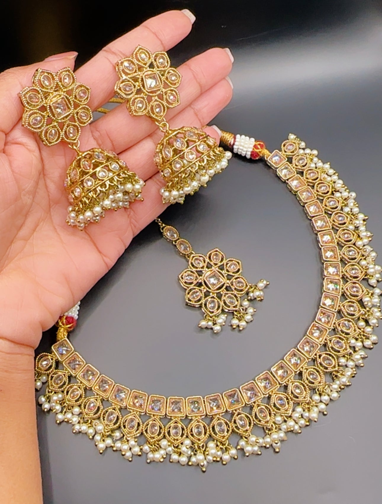 Golden white necklace set