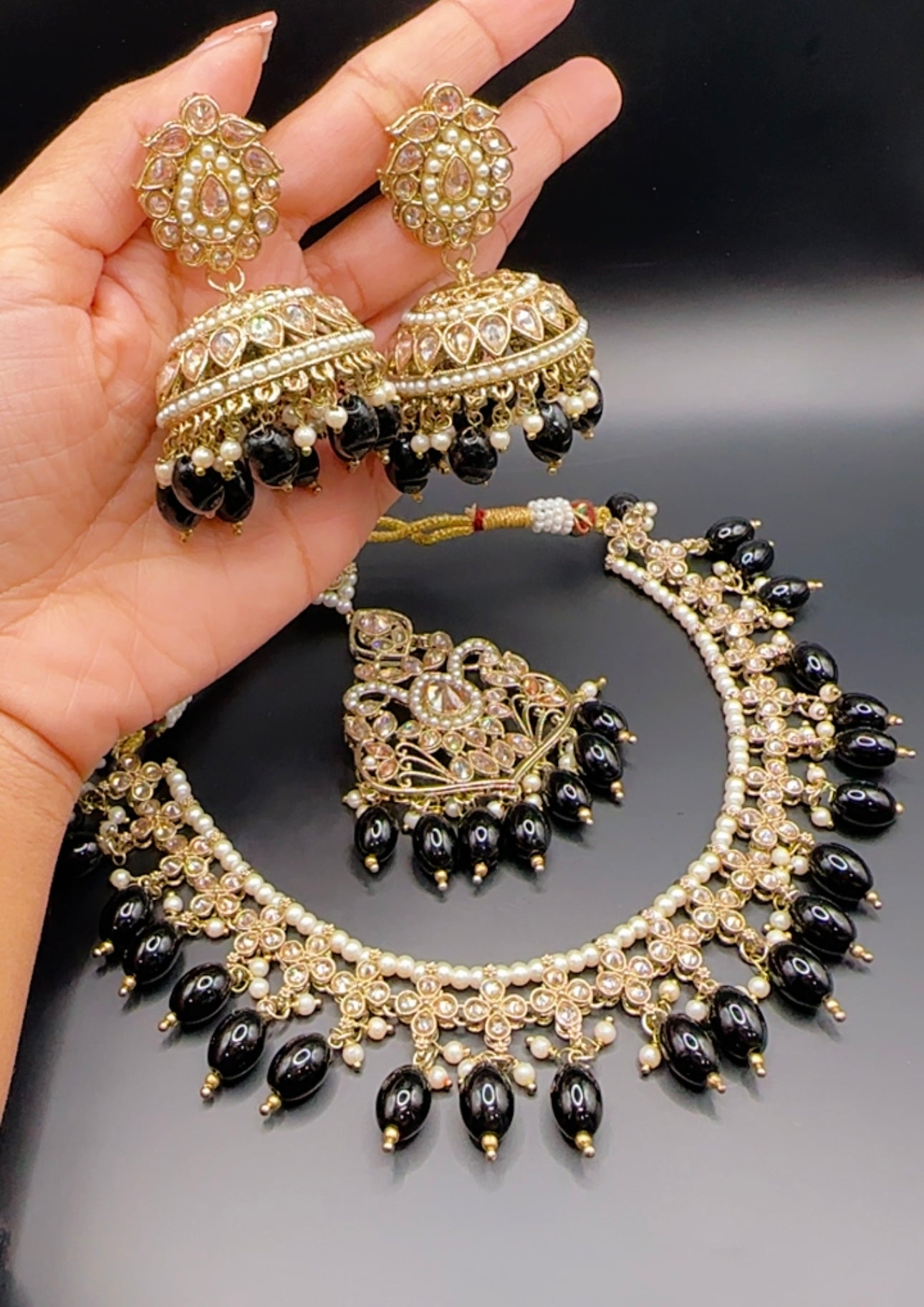 Black necklace set