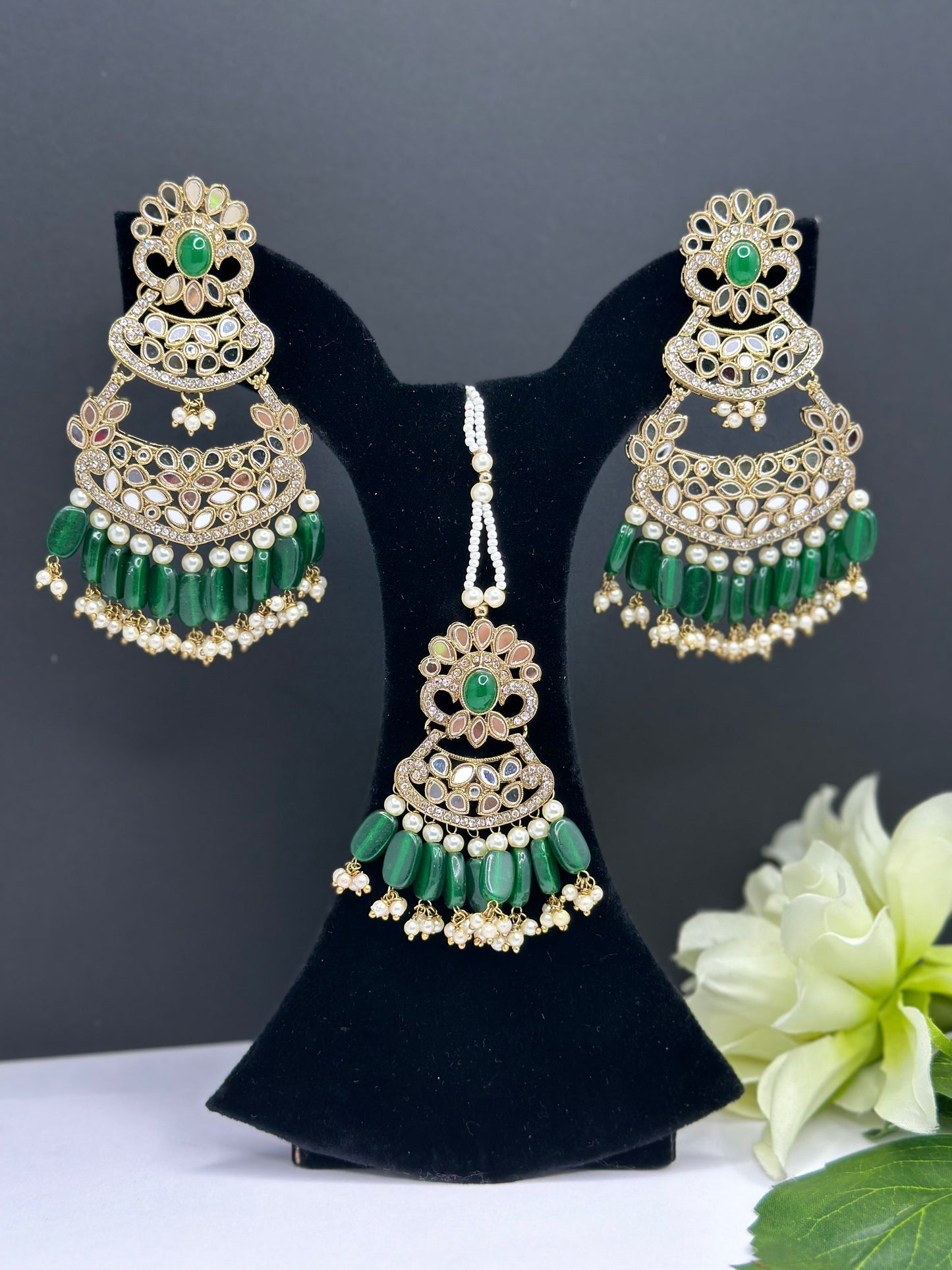 Tikka set in mirror