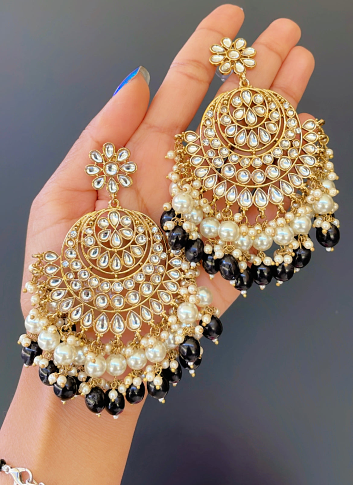 Kundan earrings in black