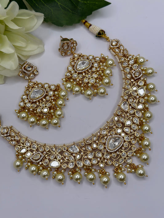 Tyaani inspired necklace set