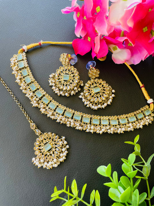 Fine polki set in blue colour