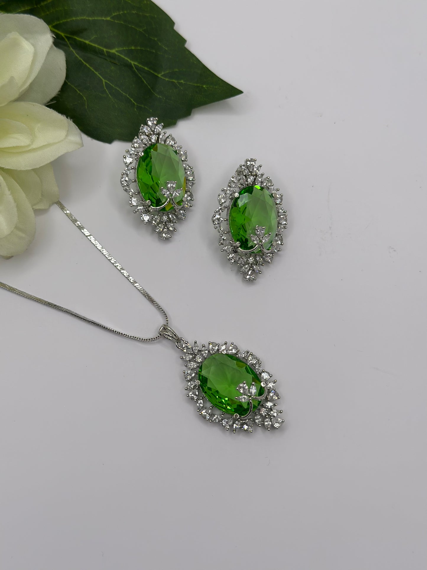 American diamond pendant set