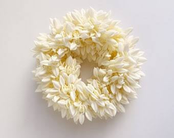 White gajra