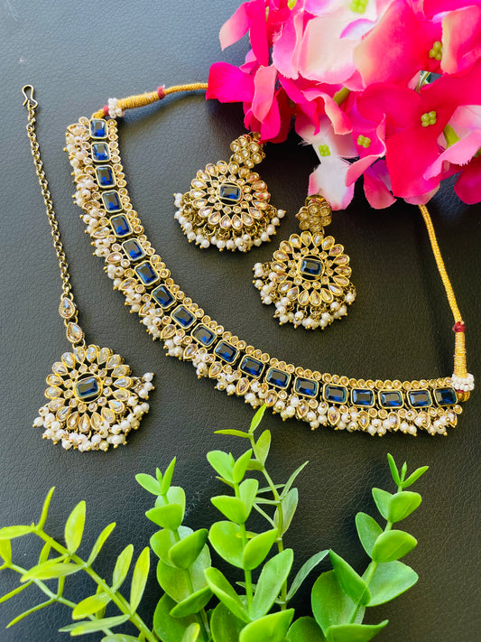 Fine polki set in blue colour