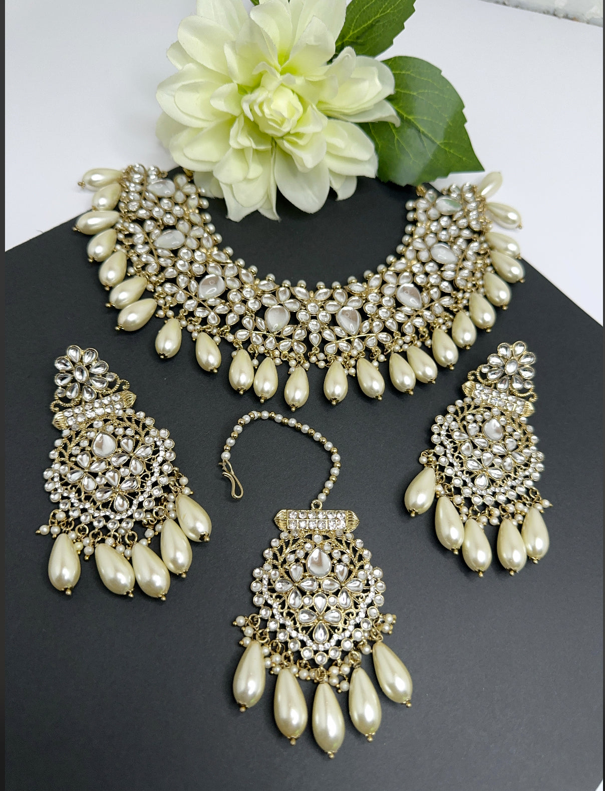 Kundan necklace set